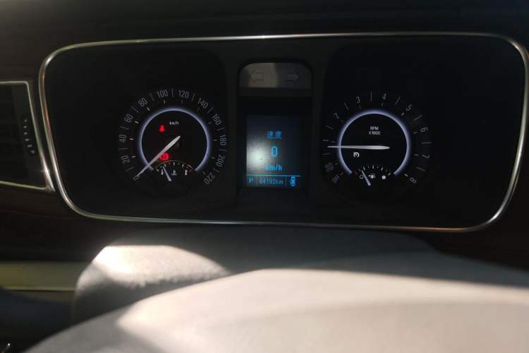 Used Buick GL8 2018 28T Prestige Version China VI Standard Odometer Close Up