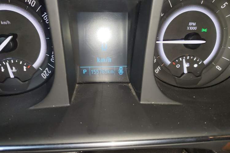 Used Buick GL8 2018 28T Luxury Model China VI Standard Odometer Close Up