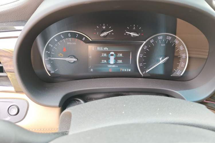 Used Buick GL8 2018 ES 28T Luxury Model China VI Standard Odometer Close Up