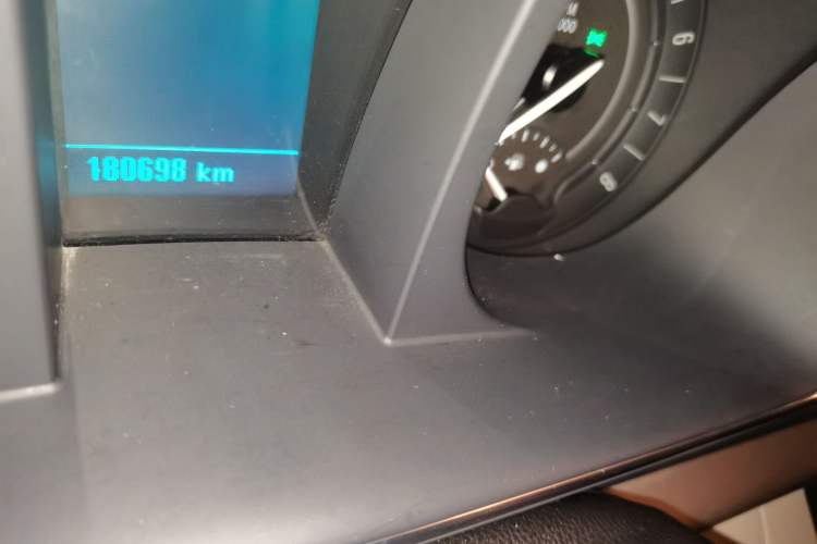 Used Buick GL8 2018 28T Prestige Version China VI Standard Odometer Close Up