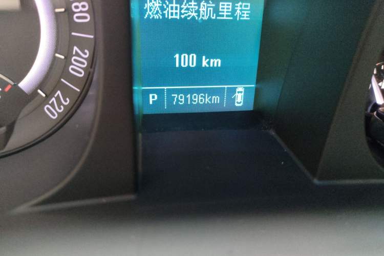 Used Buick GL8 2018 28T Luxury Model China VI Standard Odometer Close Up