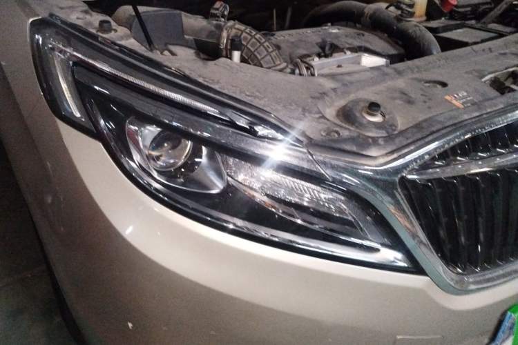 Used Buick GL8 2018 ES 28T Comfort Model China VI Standard Right Front Headlight