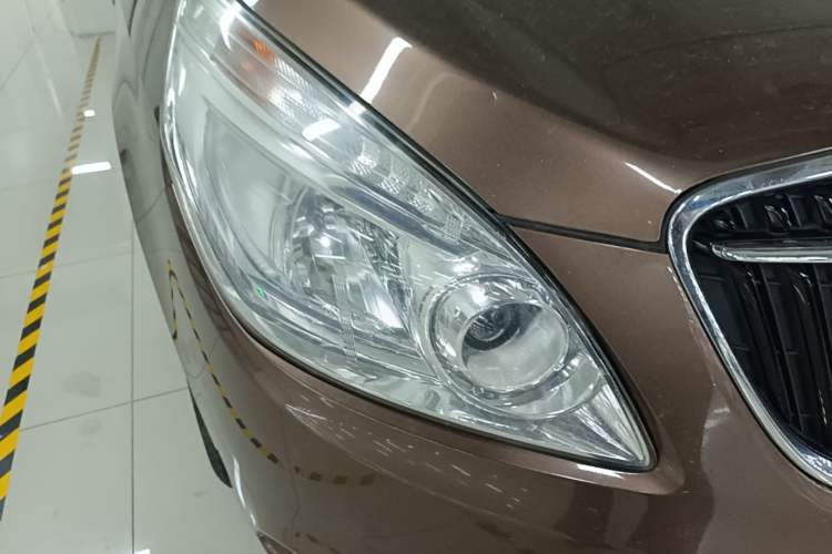 Used Buick GL8 2018 28T Comfort Model China VI Standard Right Front Headlight