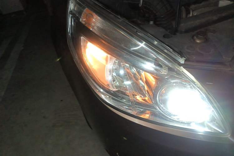Used Buick GL8 2018 28T Comfort Model China VI Standard Right Front Headlight