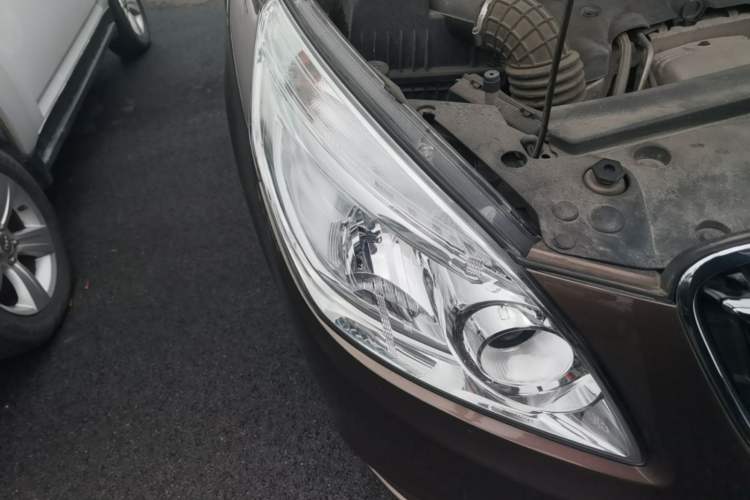 Used Buick GL8 2018 28T Comfort Model China VI Standard Right Front Headlight