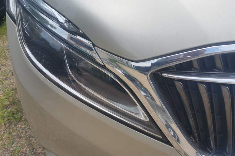 Used Buick GL8 2018 ES 28T Luxury Model China VI Standard Right Front Headlight