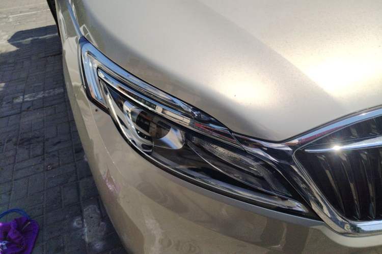 Used Buick GL8 2018 ES 28T Comfort Model China VI Standard Right Front Headlight