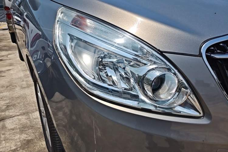 Used Buick GL8 2018 28T Luxury Model China VI Standard Right Front Headlight