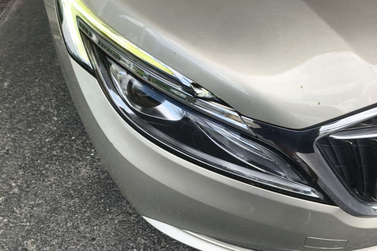 Used Buick GL8 2018 ES 28T Comfort Model China VI Standard Right Front Headlight