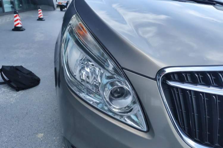 Used Buick GL8 2018 28T Luxury Model China VI Standard Right Front Headlight