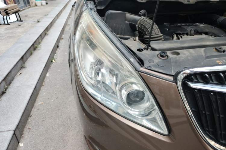 Used Buick GL8 2018 28T Comfort Model China VI Standard Right Front Headlight