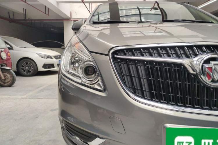 Used Buick GL8 2018 28T Luxury Model China VI Standard Right Front Headlight