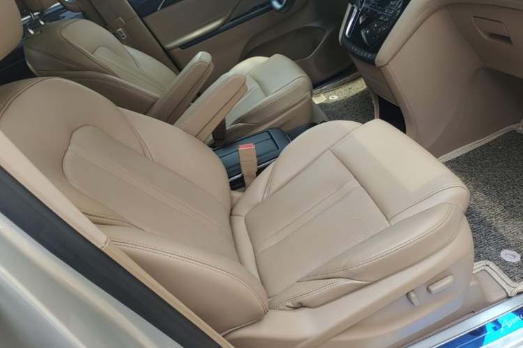Used Buick GL8 2018 ES 28T Luxury Model China VI Standard Right Front Seat