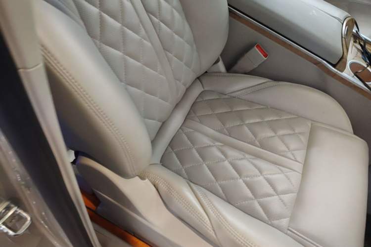 Used Buick GL8 2018 ES 28T Comfort Model China VI Standard Right Front Seat