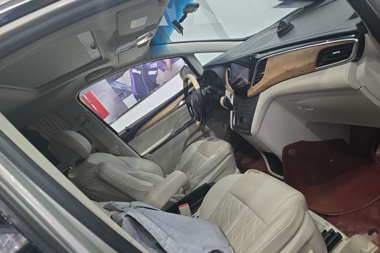 Used Buick GL8 2018 ES 28T Comfort Model China VI Standard Right Front Seat