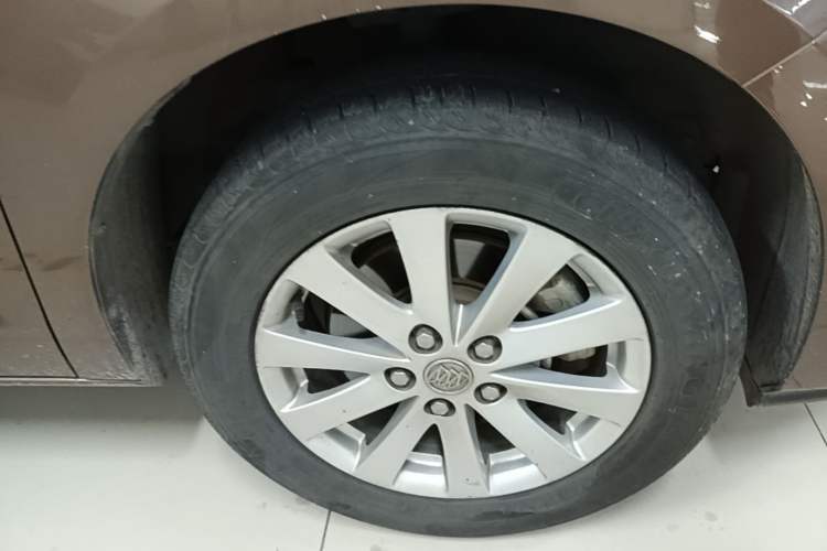 Used Buick GL8 2018 28T Comfort Model China VI Standard Right Front Wheel Hub