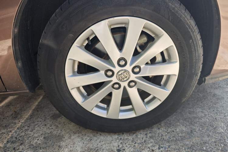 Used Buick GL8 2018 28T Luxury Model China VI Standard Right Front Wheel Hub