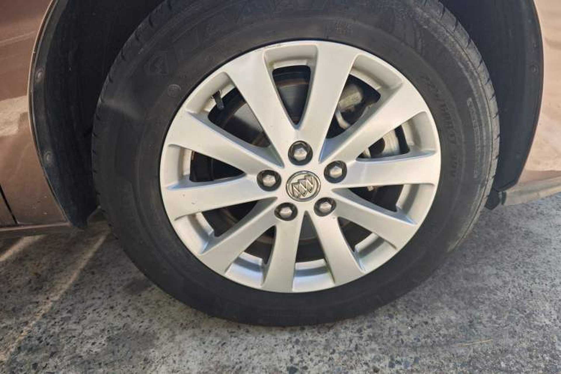 Used Buick GL8 2018 28T Luxury Model China VI Standard Right Front Wheel Hub