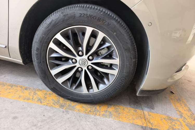 Used Buick GL8 2018 ES 28T Flagship Model China VI Standard Right Front Wheel Hub