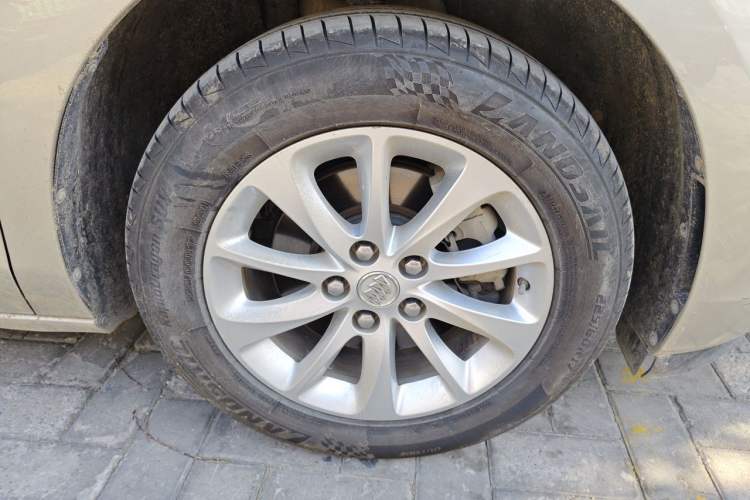 Used Buick GL8 2018 ES 28T Comfort Model China VI Standard Right Front Wheel Hub