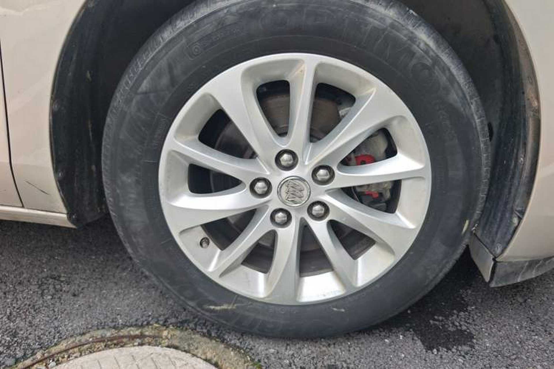 Used Buick GL8 2018 ES 28T Comfort Model China VI Standard Right Front Wheel Hub
