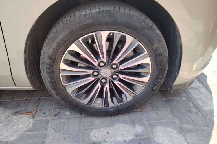 Used Buick GL8 2018 ES 28T Comfort Model China VI Standard Right Front Wheel Hub