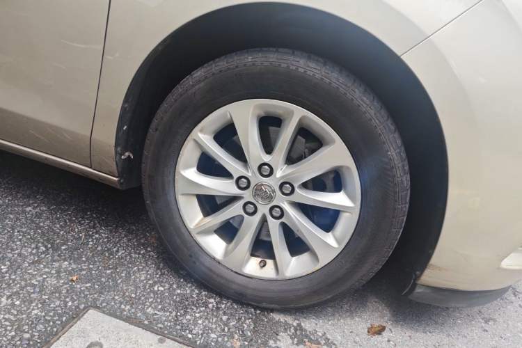 Used Buick GL8 2018 ES 28T Comfort Model China VI Standard Right Front Wheel Hub