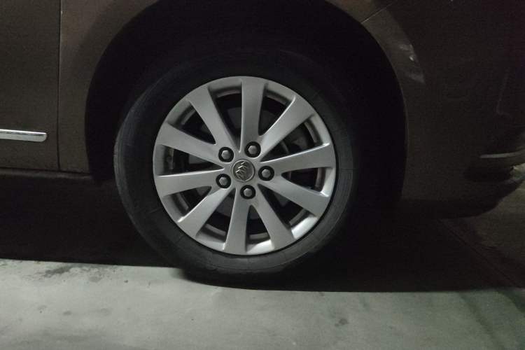 Used Buick GL8 2018 28T Luxury Model China VI Standard Right Front Wheel Hub