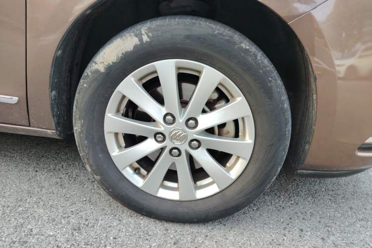 Used Buick GL8 2018 28T Luxury Model China VI Standard Right Front Wheel Hub