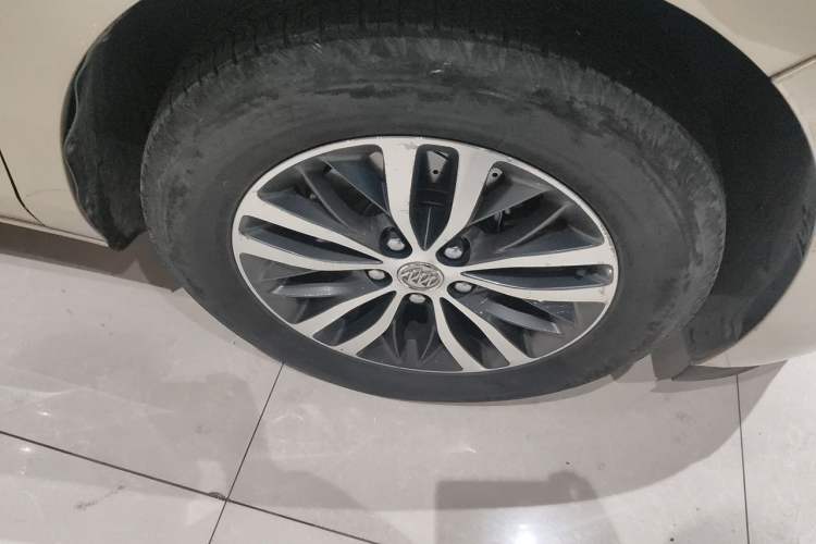Used Buick GL8 2018 ES 28T Luxury Model China VI Standard Right Front Wheel Hub