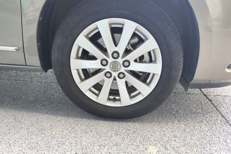 Used Buick GL8 2018 28T Luxury Model China VI Standard Right Front Wheel Hub