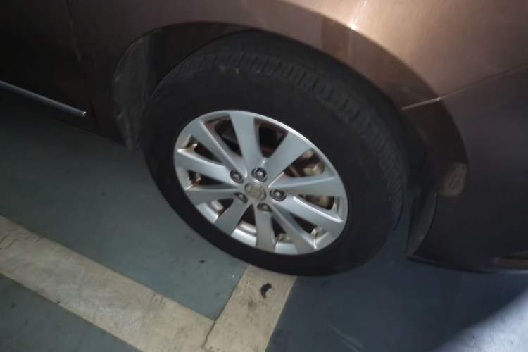 Used Buick GL8 2018 28T Prestige Version China VI Standard Right Front Wheel Hub