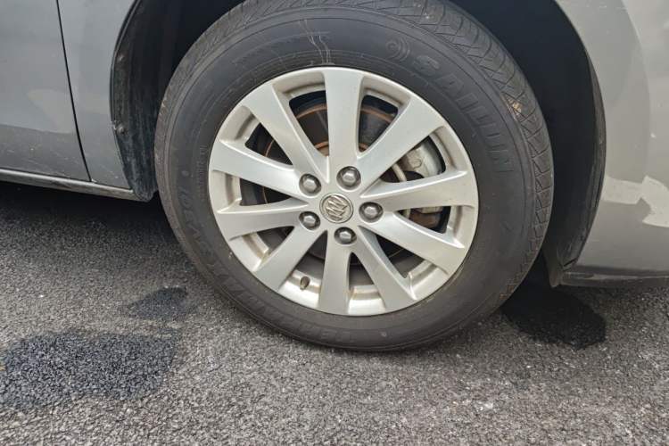 Used Buick GL8 2018 28T Comfort Model China VI Standard Right Front Wheel Hub