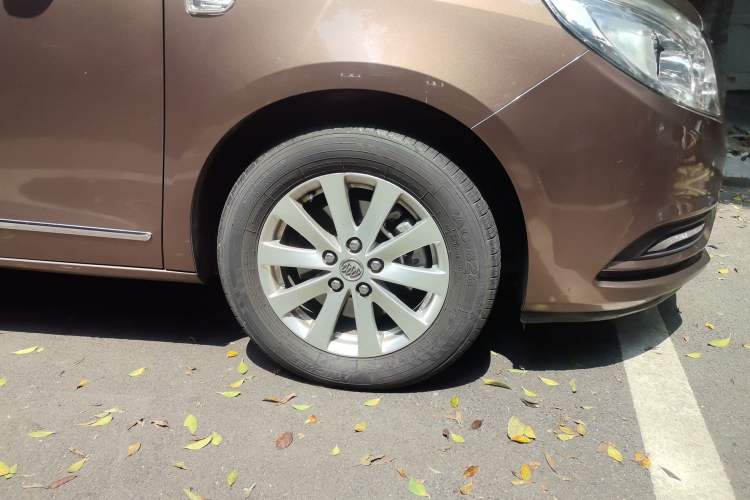 Used Buick GL8 2018 28T Luxury Model China VI Standard Right Front Wheel Hub