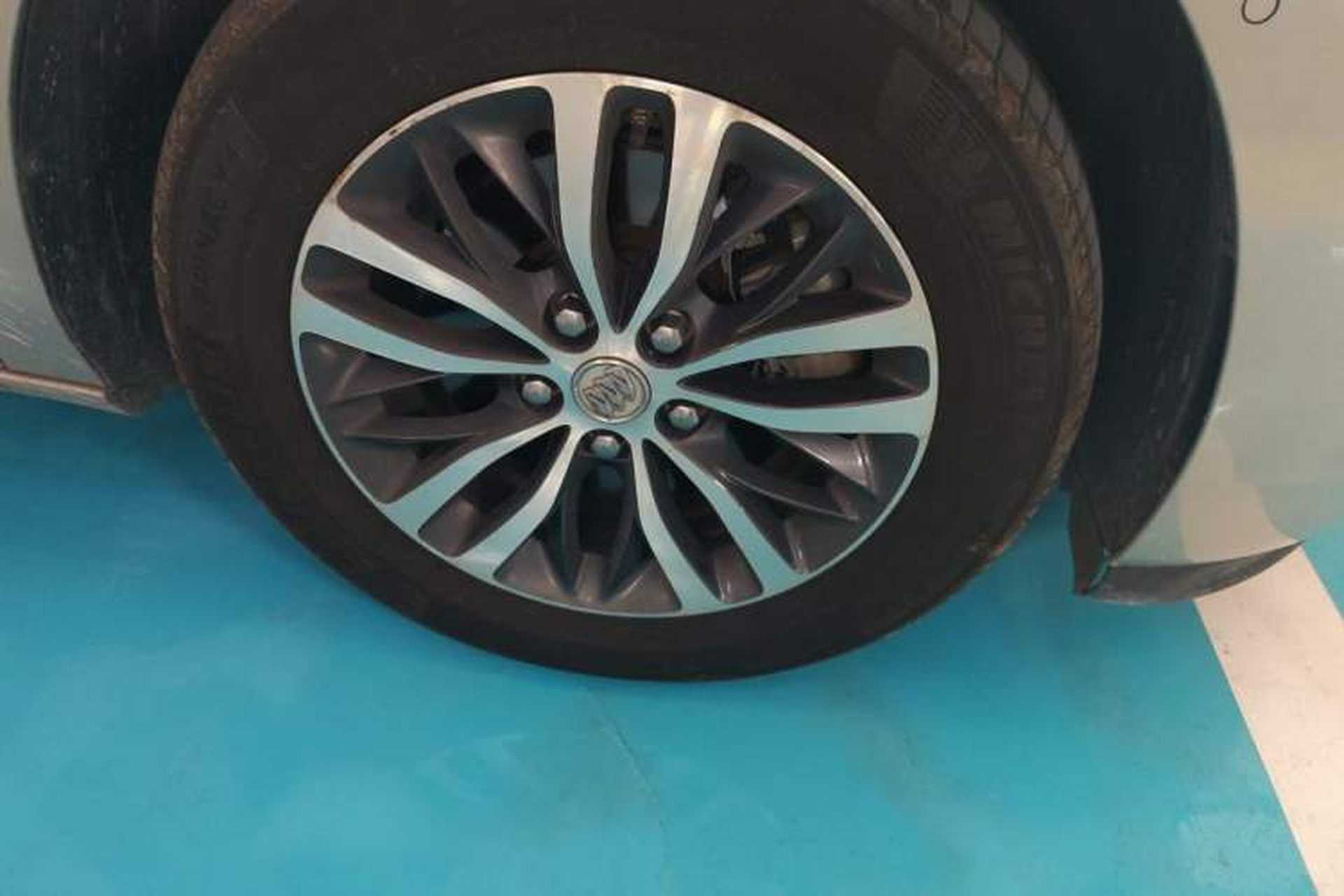 Used Buick GL8 2018 ES 28T Flagship Model China VI Standard Right Front Wheel Hub
