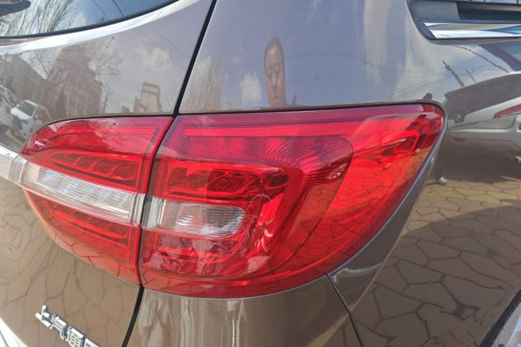Used Buick GL8 2018 28T Luxury Model China VI Standard Right Rear Taillight