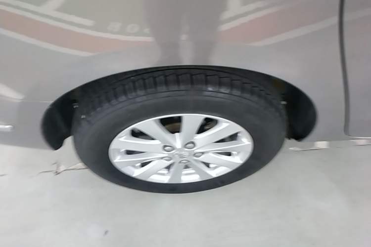 Used Buick GL8 2018 28T Comfort Model China VI Standard Right Rear Wheel Hub