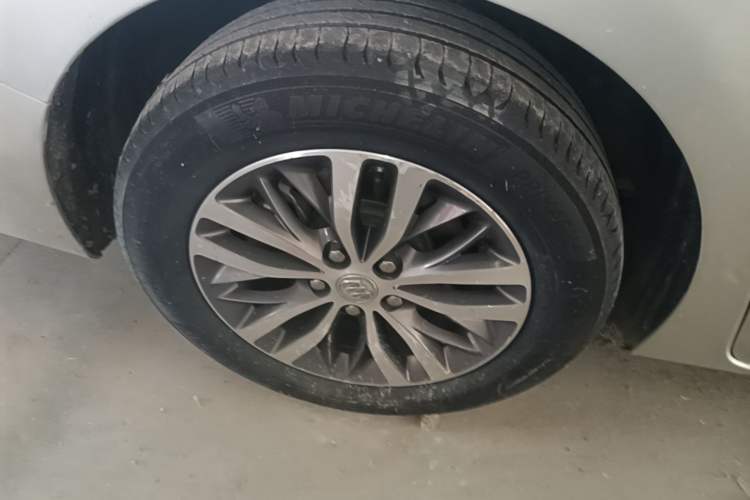 Used Buick GL8 2018 ES 28T Luxury Model China VI Standard Right Rear Wheel Hub