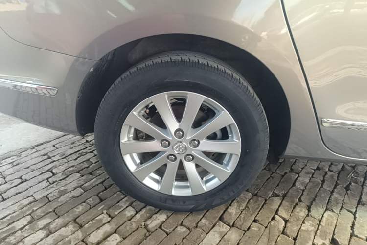Used Buick GL8 2018 28T Luxury Model China VI Standard Right Rear Wheel Hub