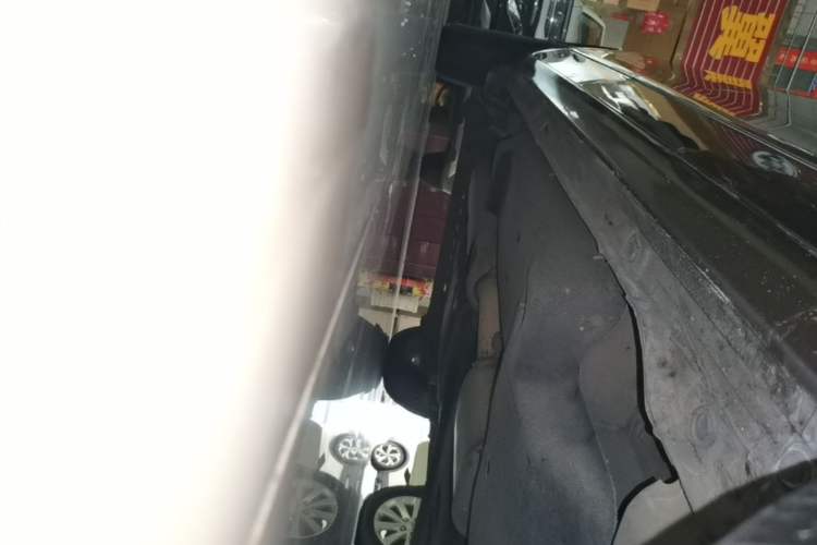 Used Buick GL8 2018 28T Luxury Model China VI Standard Right Side Sill