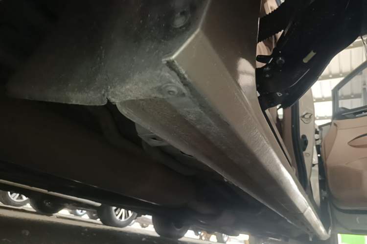 Used Buick GL8 2018 ES 28T Luxury Model China VI Standard Right Side Sill