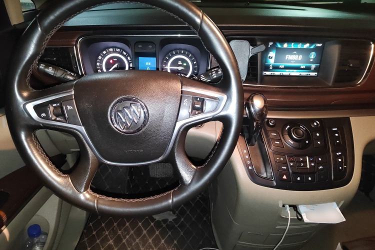 Used Buick GL8 2018 28T Luxury Model China VI Standard Steering Wheel