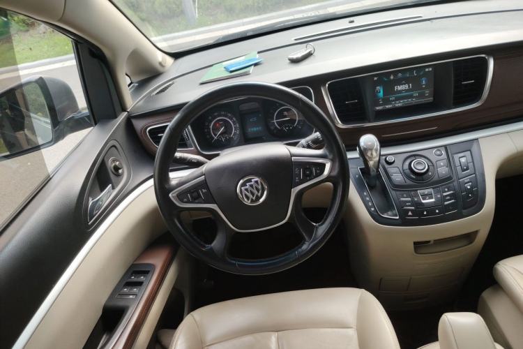 Used Buick GL8 2018 28T Luxury Model China VI Standard Steering Wheel