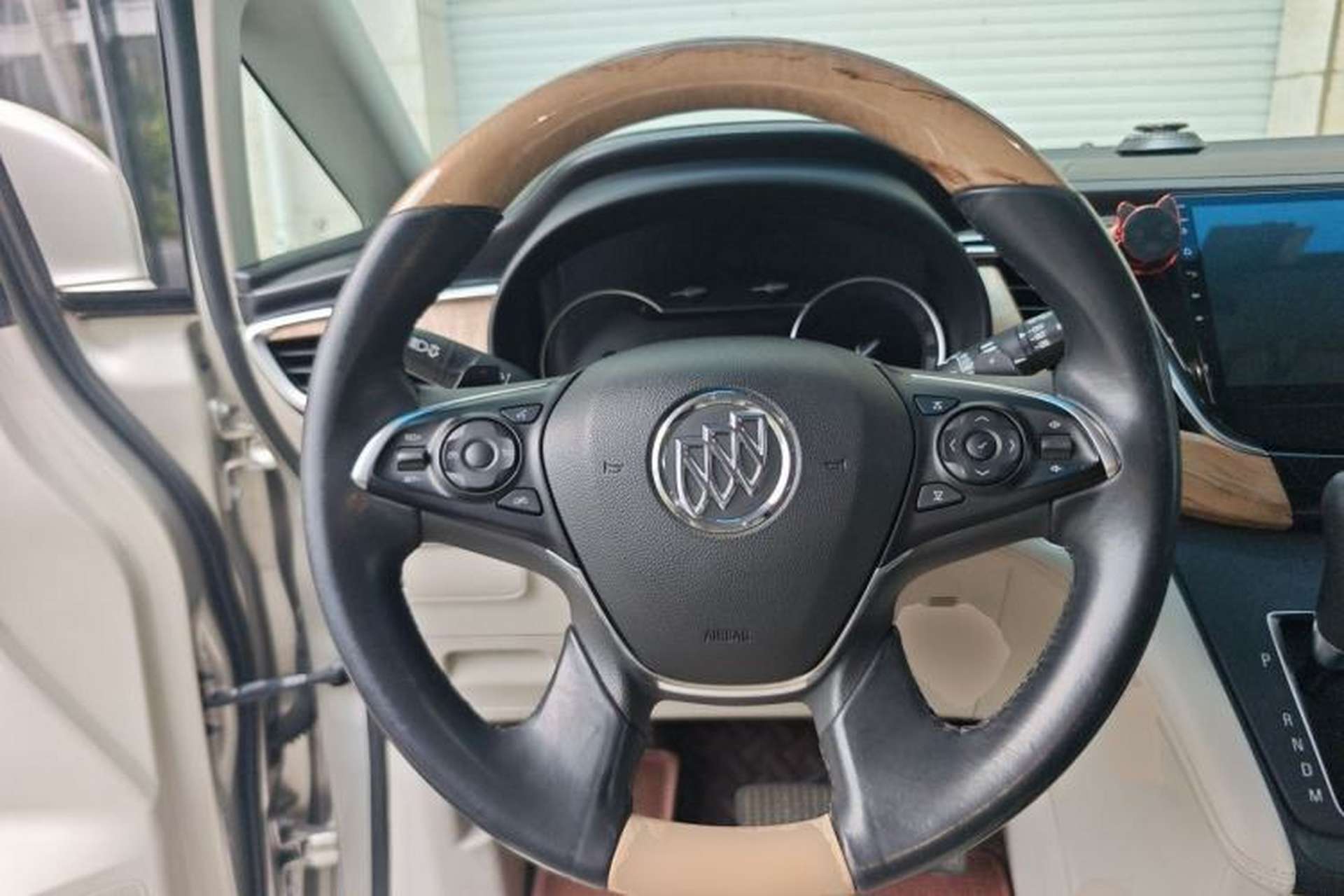 Used Buick GL8 2018 ES 28T Comfort Model China VI Standard Steering Wheel