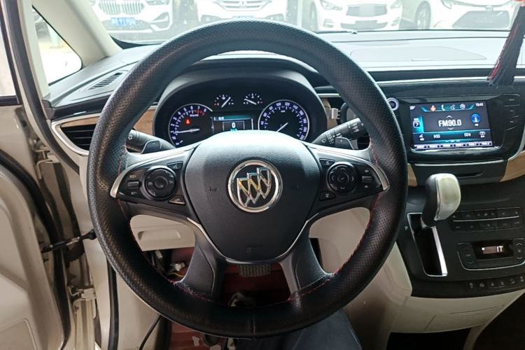 Used Buick GL8 2018 ES 28T Comfort Model China VI Standard Steering Wheel