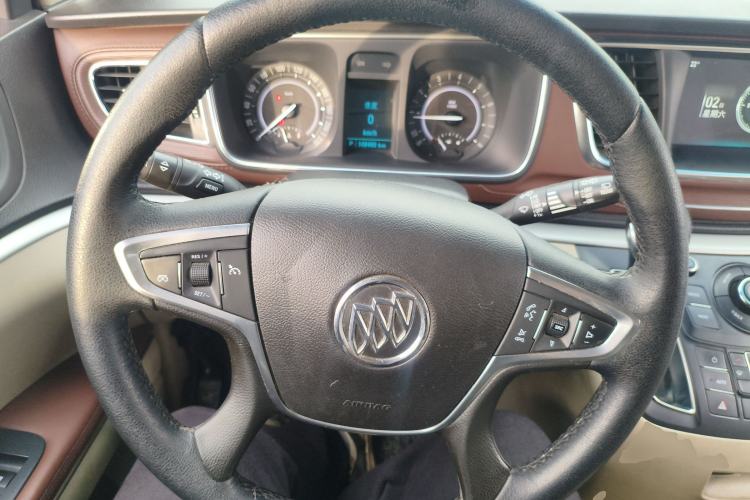 Used Buick GL8 2018 28T Luxury Model China VI Standard Steering Wheel