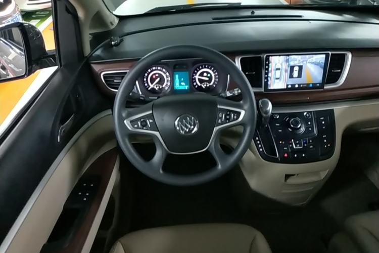 Used Buick GL8 2018 28T Comfort Model China VI Standard Steering Wheel