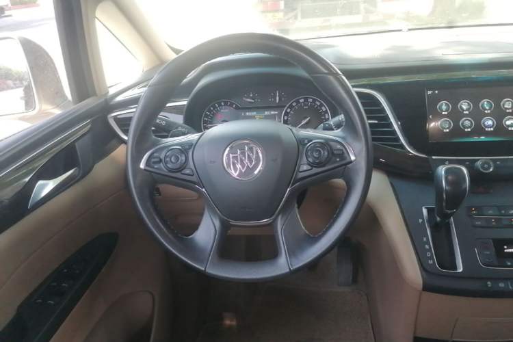 Used Buick GL8 2018 ES 28T Premium Model China VI Standard Steering Wheel