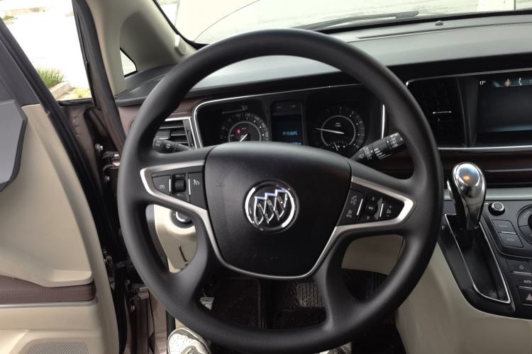 Used Buick GL8 2018 28T Comfort Model China VI Standard Steering Wheel
