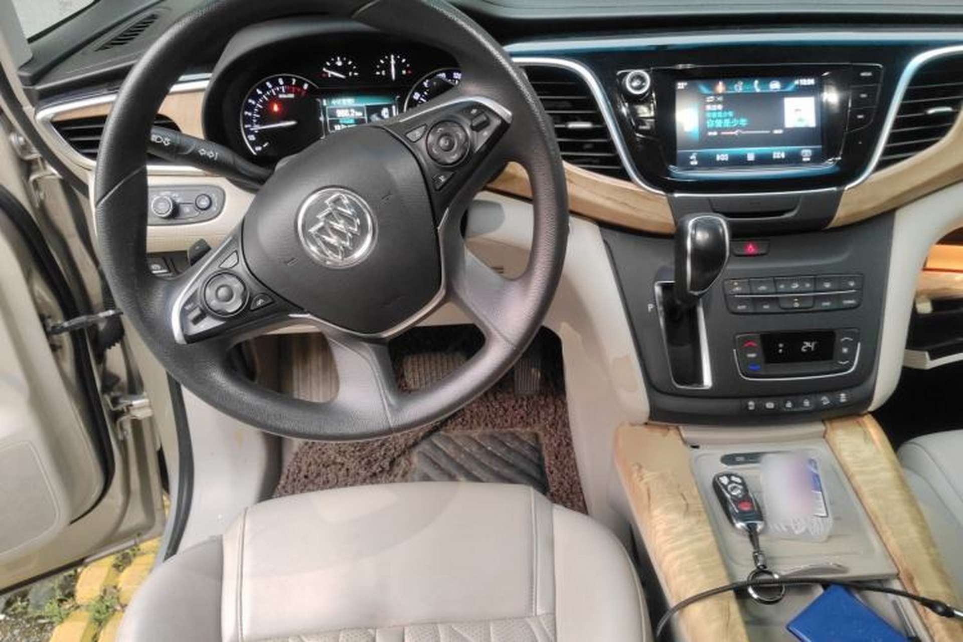 Used Buick GL8 2018 ES 28T Comfort Model China VI Standard Steering Wheel